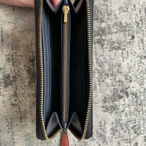 Coach Black Leather Wallet with NYC Landmark Design - Picture 3 of 7